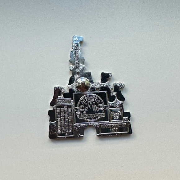 Caste WDW 2025 Hidden Mickey Disney Trading Pin - Picture 2 of 2